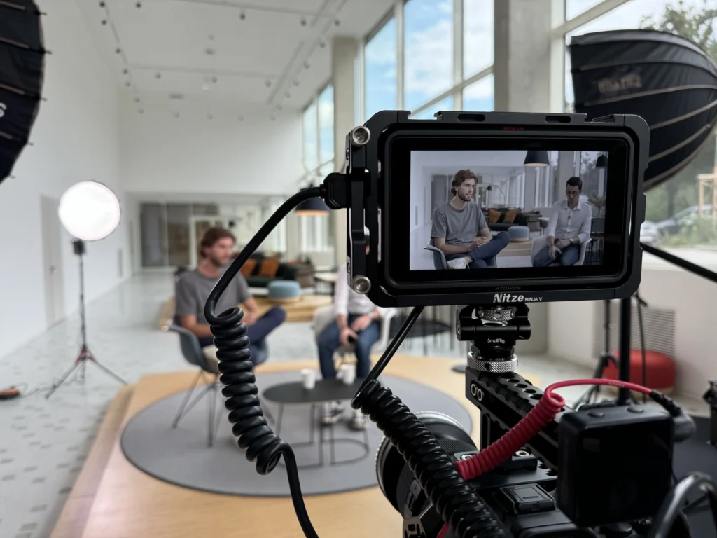 Équipe Mazette Studio lors d’un tournage vidéo corporate à Paris